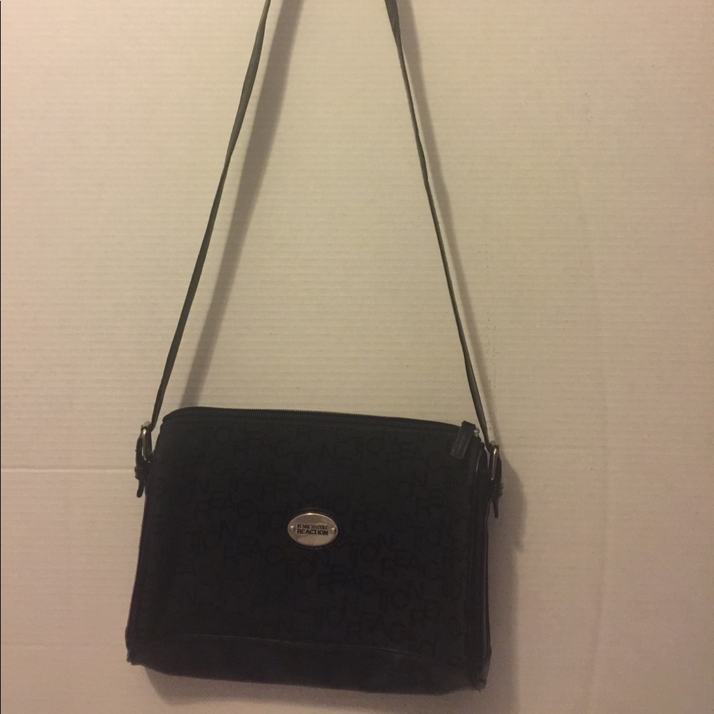 🎊👜 Kenneth Cole Reaction Purse 👜🎊